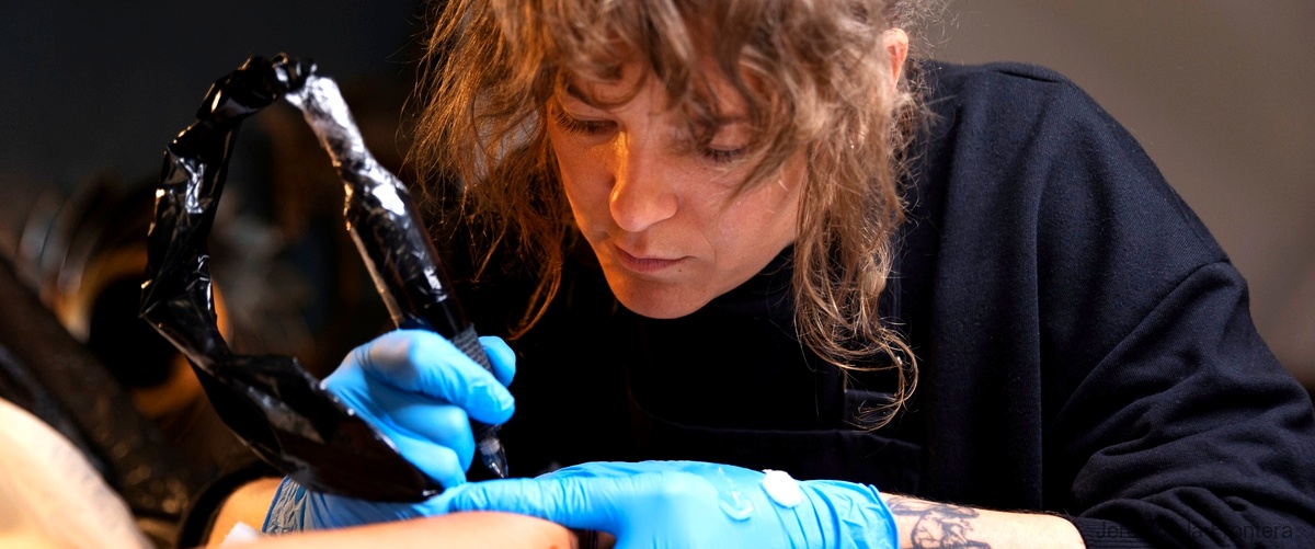 ¿Cuál es el salario promedio de un tatuador en Jerez de la Frontera, España?