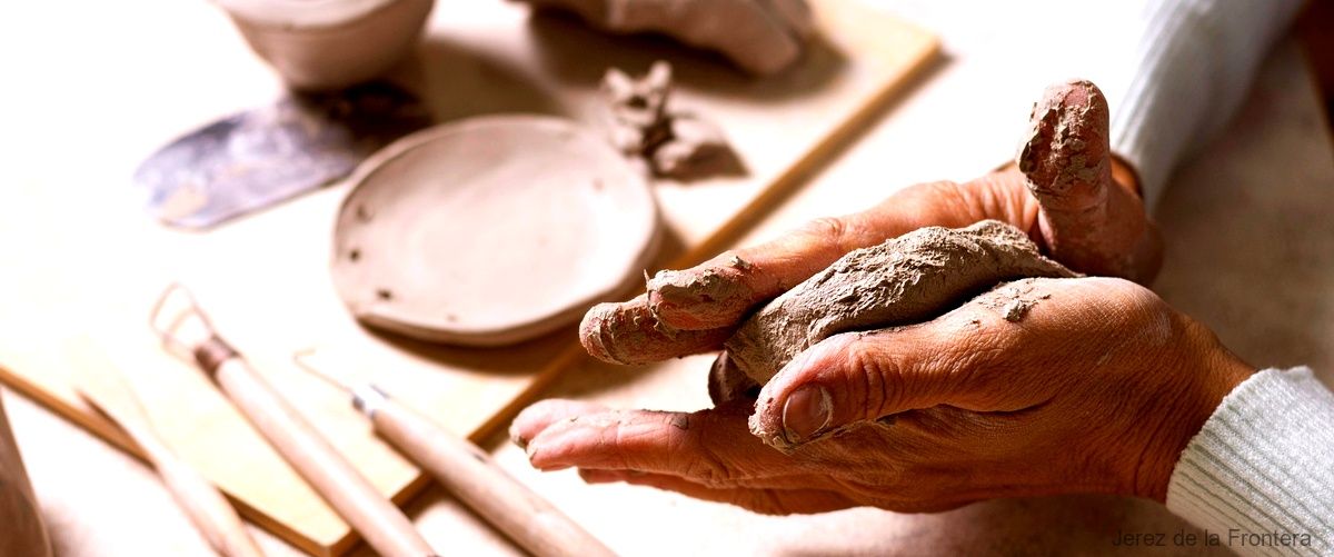¿Cuáles son los requisitos necesarios para establecer un taller de cerámica en Jerez de la Frontera?