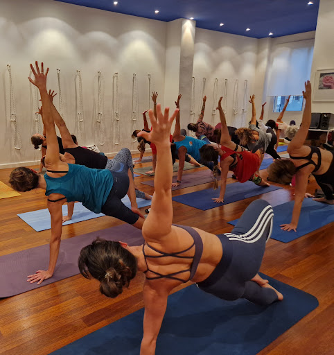 Estudio de Yoga con Pilar Valencia