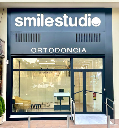 Smilestudio - Clínica de Ortodoncia - Expertos en Invisalign - Clínica Dental